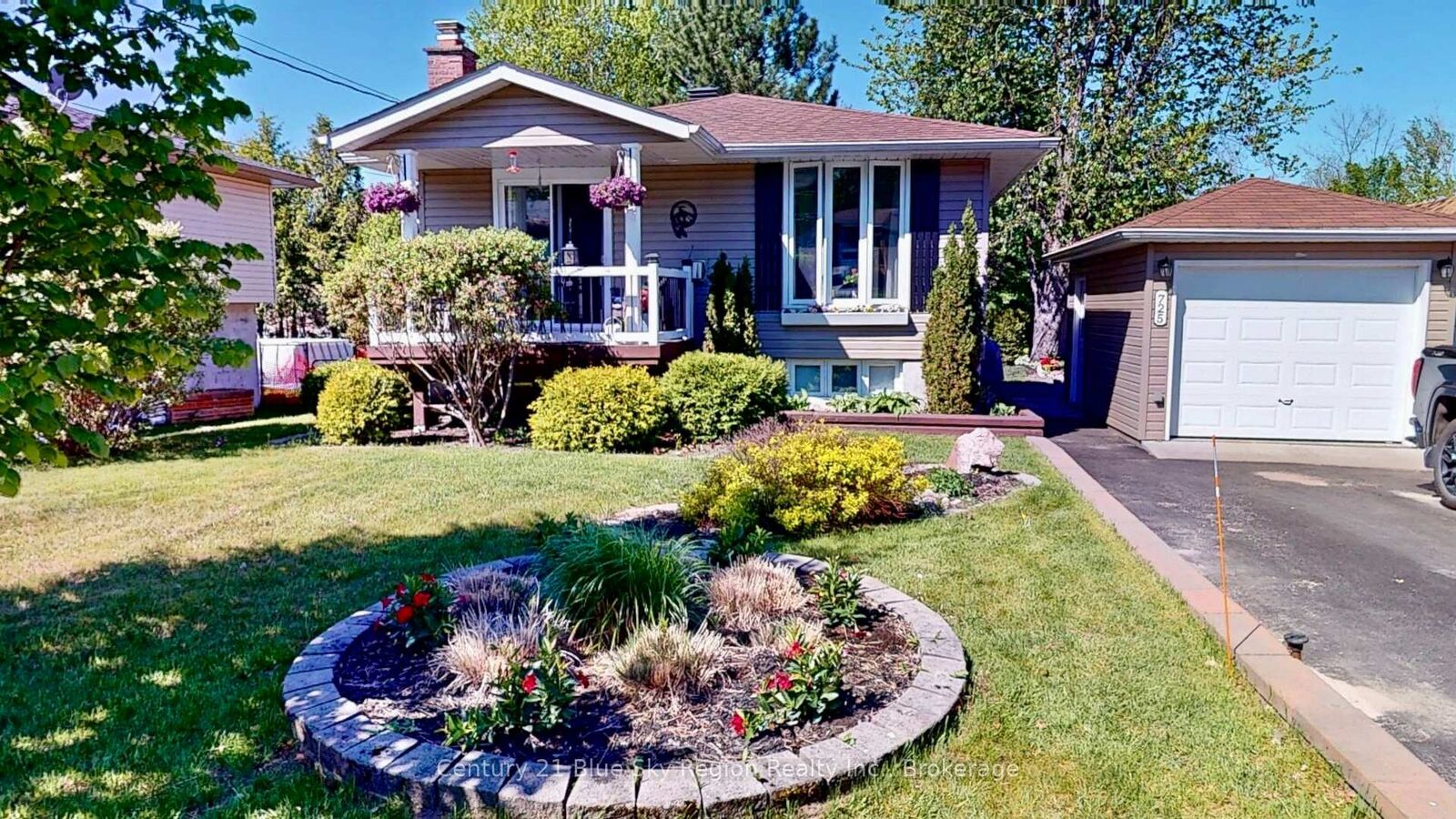 Property Photo:  725 King Street  ON P0H 1H0 