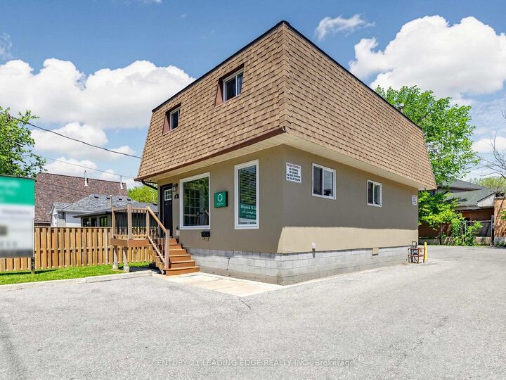Property Photo:  21 Metro Road S  ON L4P 1V7 
