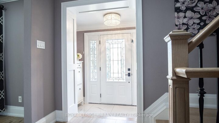 Property Photo: 4 Deerfield Crescent ON L6T 1K6