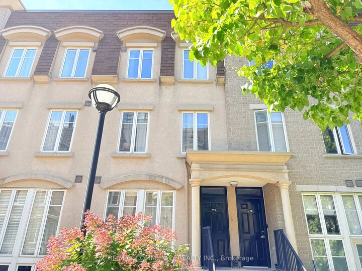 42 Western Battery Road 716 — photo 1