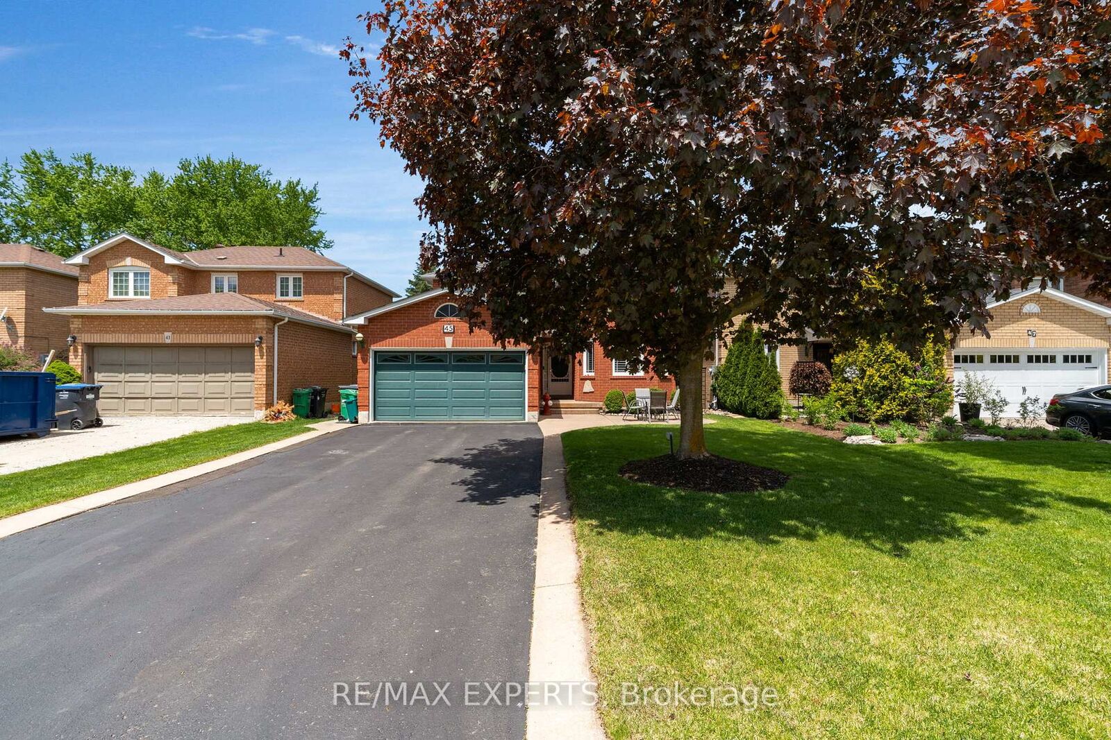 Property Photo: 45 Sunkist Valley Road ON L7E 1T1