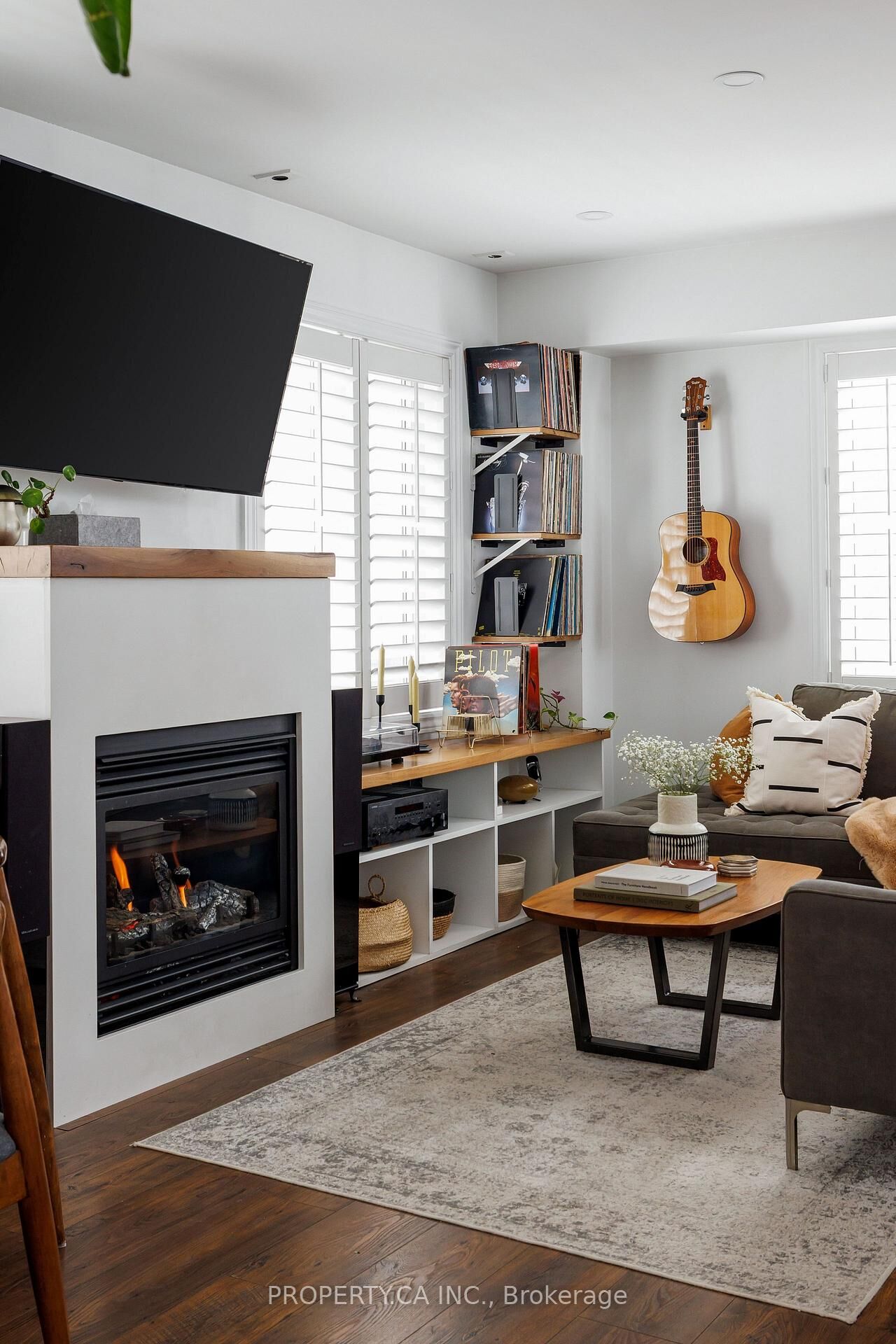 Property Photo: 12 Sudbury Street 819 ON M6J 3W7