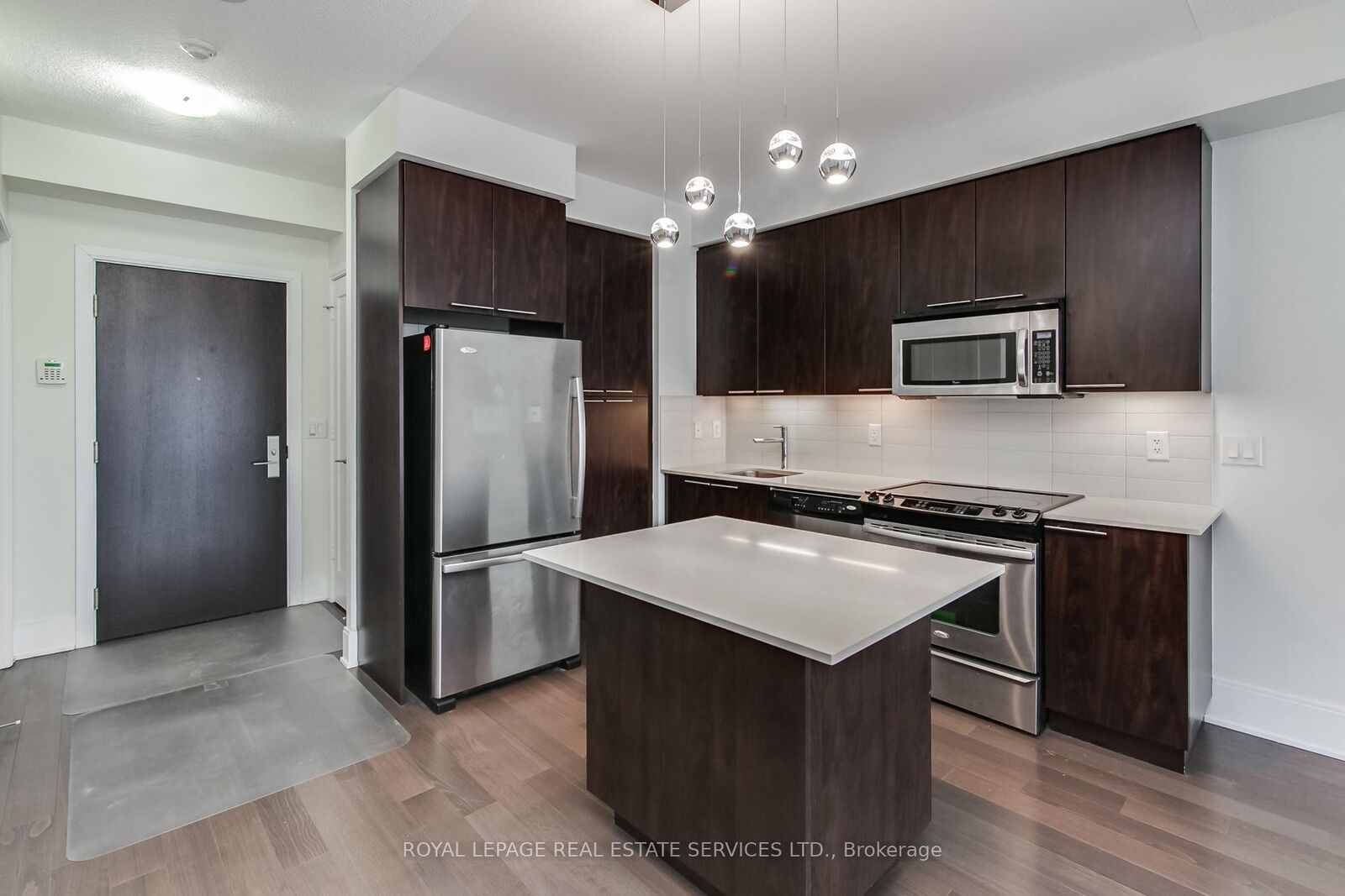 Property Photo: 25 Broadway Avenue 1408 ON M4P 1T7