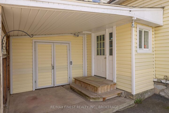 Property Photo: 356 York Street ON K7K 1R9