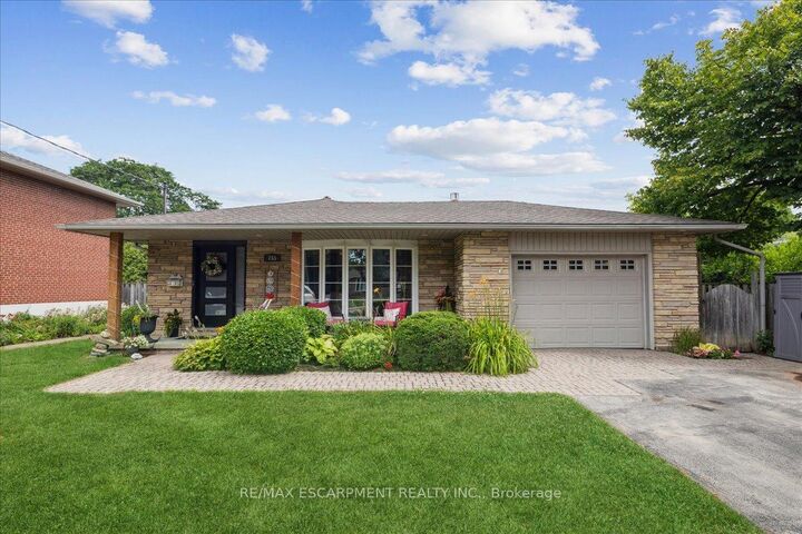 755 Parker Crescent — photo 1