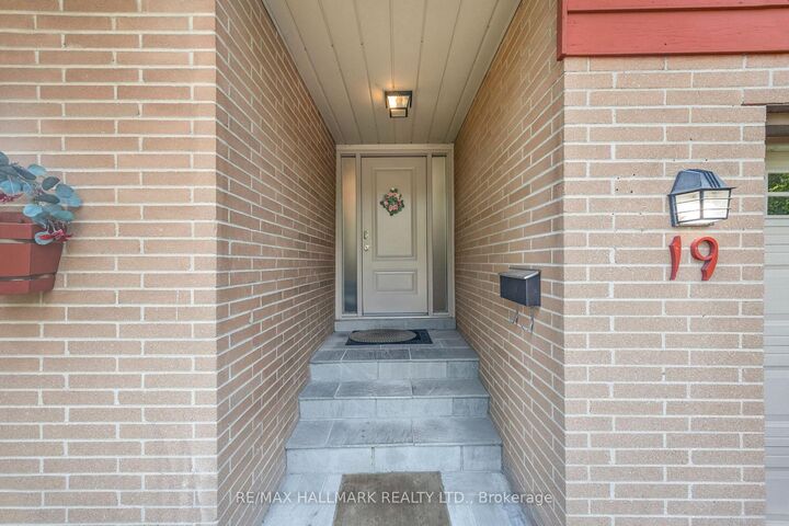 Property Photo: 19 Talwood Drive ON M3B 2P4