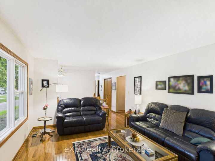 Property Photo:  303 Mary Street  ON N0G 2V0 