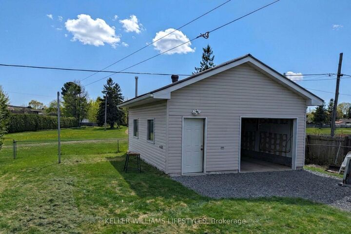 Property Photo: 17 Nightingale Drive ON P1A 2R1