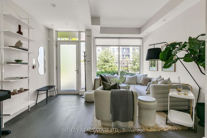 Property Photo:  51 Paul Lane Gardens Th05  ON M5T 2H6 