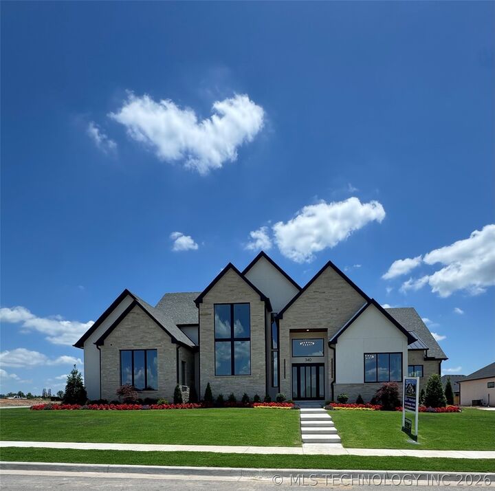 Property Photo: 340 W 138th Street S OK 74008