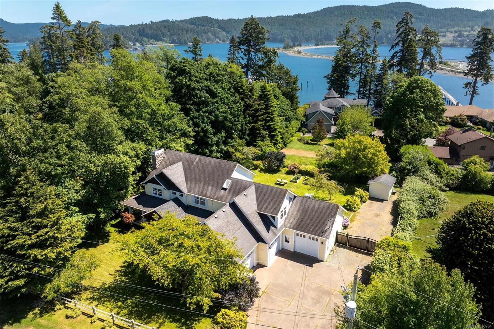 Property Photo:  1559 Dufour Rd  BC V9Z 0T6 