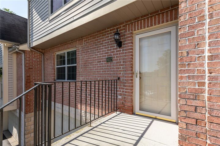 Property Photo:  402 Berrington Ct  PA 15102 