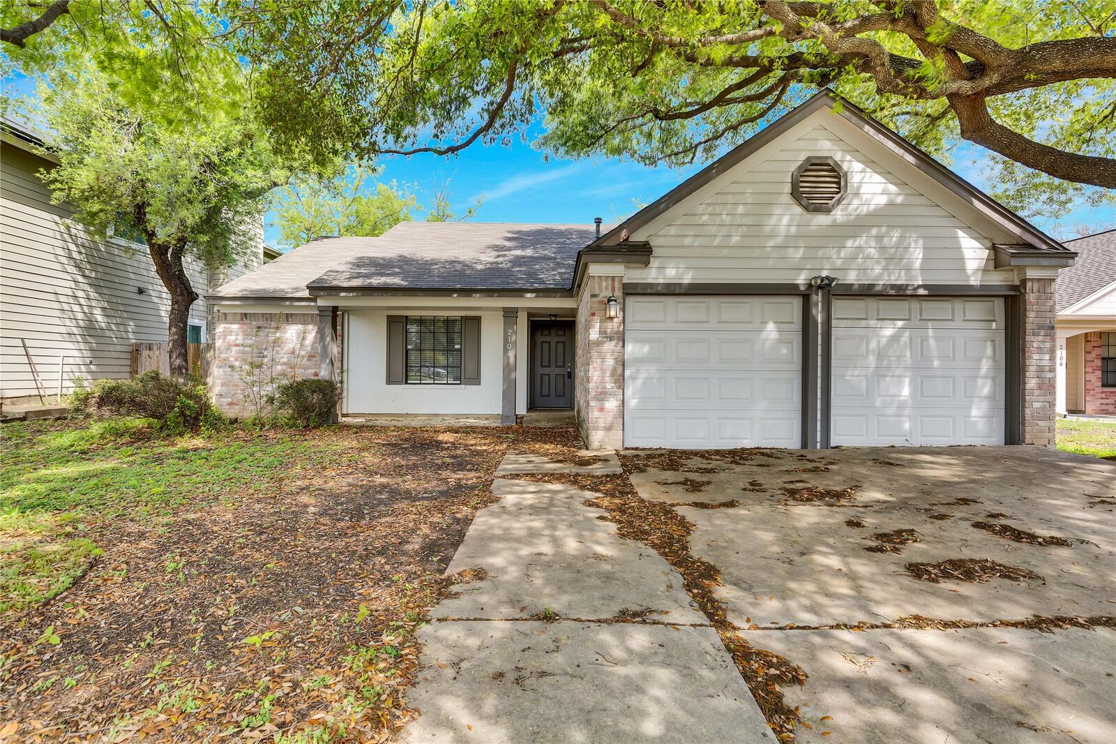 Property Photo:  2104 Agarita Trail  TX 78665 