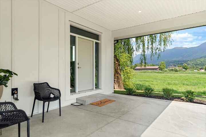 Photo de la propriété:  49545 Prairie Central Road  BC V2P 6H3 