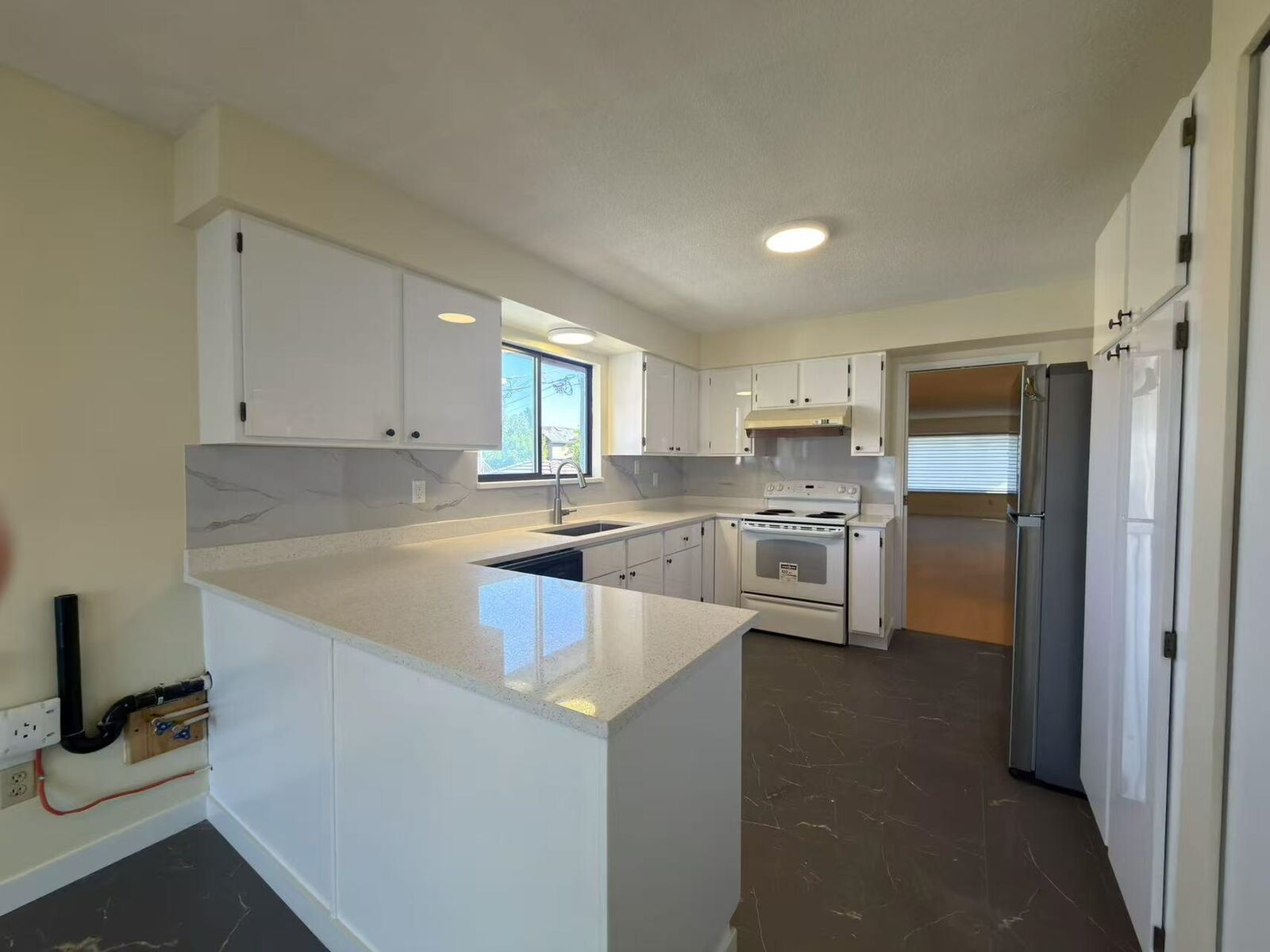 Photo de la propriété:  2175 E 54 Avenue  BC V5P 1Y5 