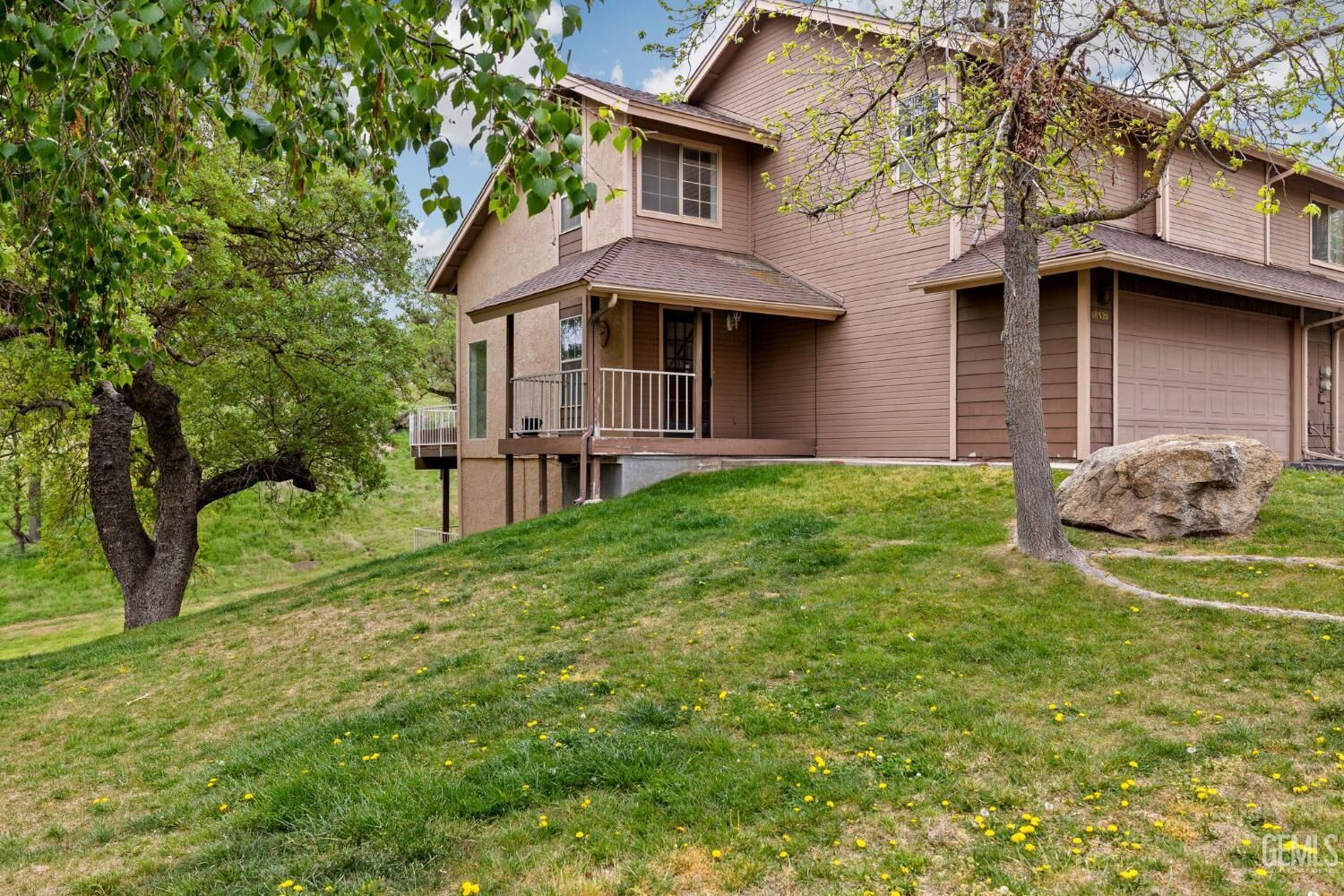 Property Photo:  