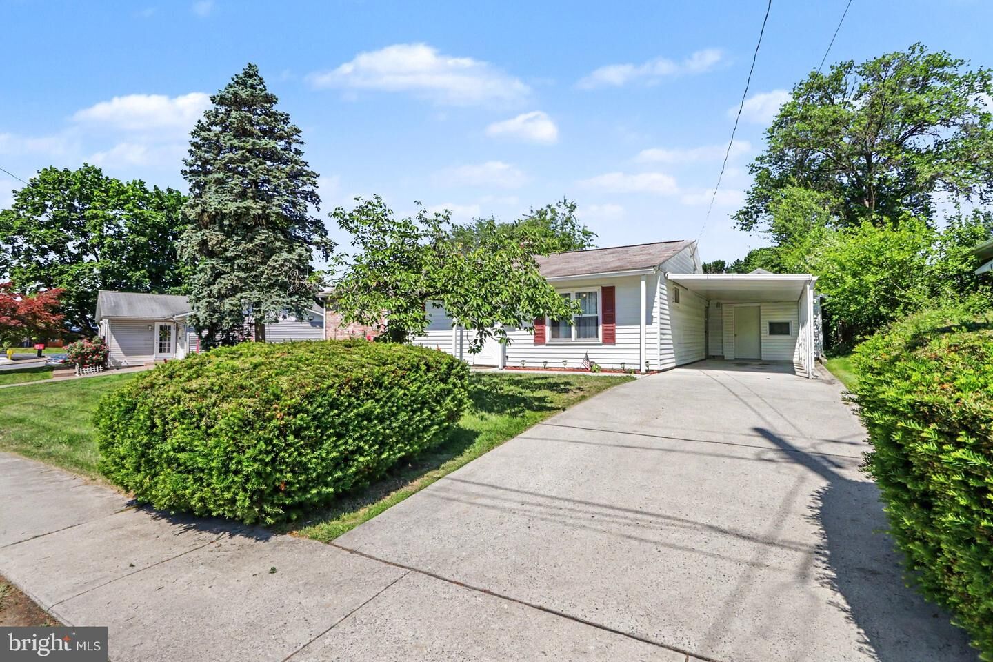 Property Photo:  1024 Buttonwood Drive  PA 17109 