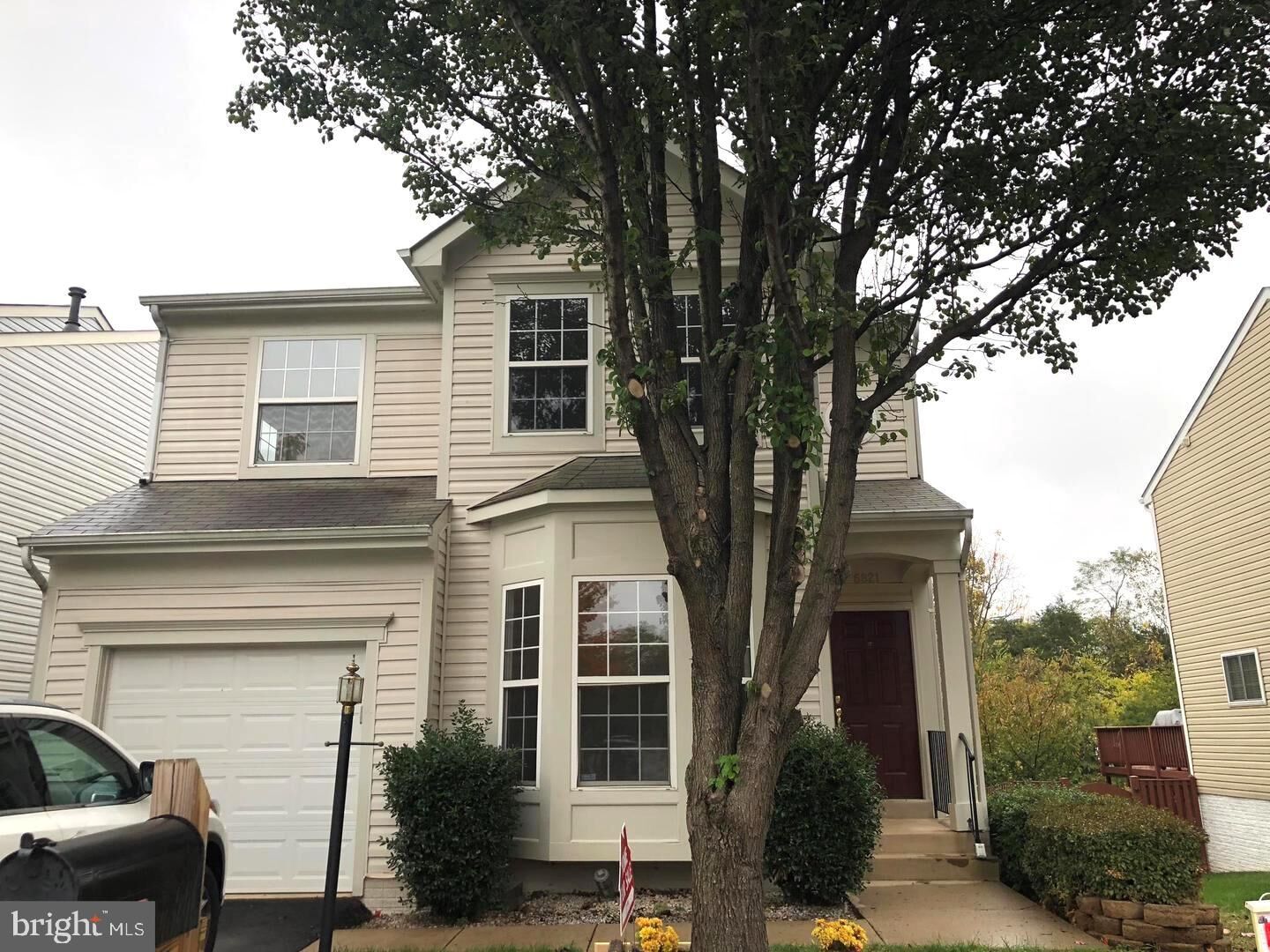 Property Photo:  6821 Hollow Glen Court  VA 20155 