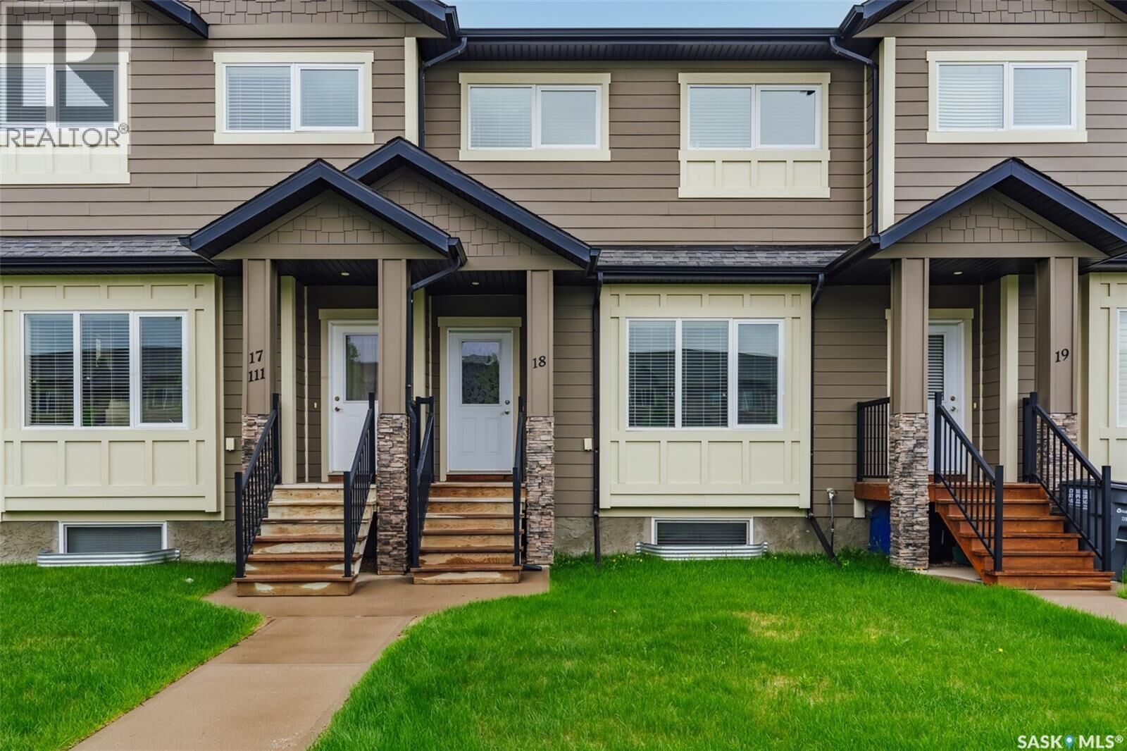 Property Photo:  18 111 Rosewood Gate N  SK S7V 0E5 