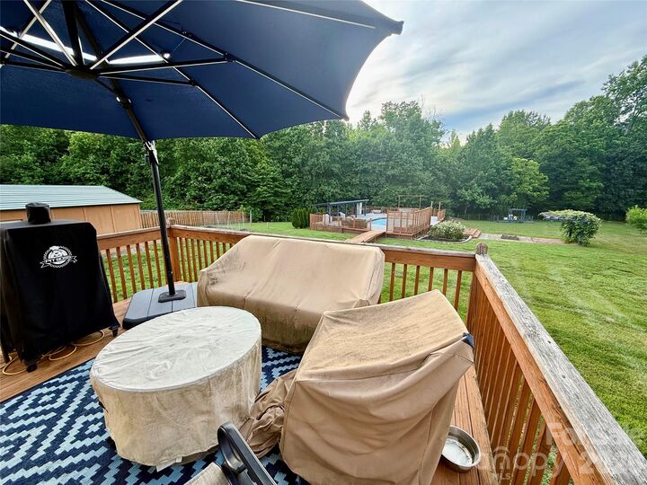Property Photo:  5700 Aspiran Drive  NC 28609 