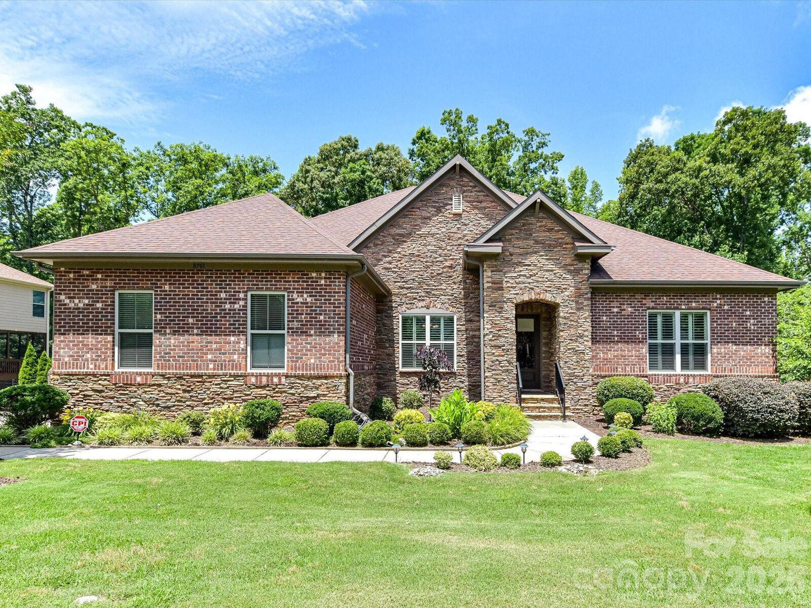 Property Photo: 8701 Whitehawk Hill Road NC 28173
