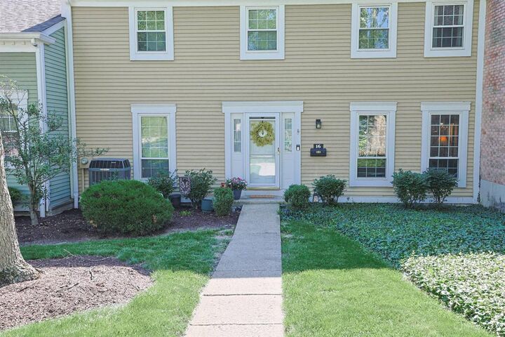 Property Photo:  16 N Applewood Court  OH 45014 
