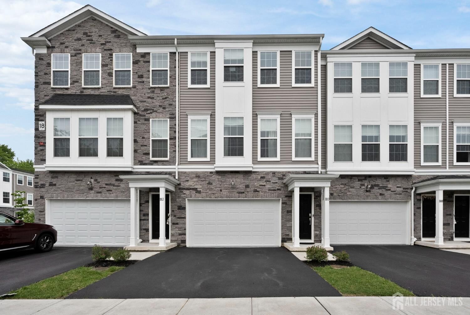 Property Photo:  1810 Swales Court  NJ 08831 