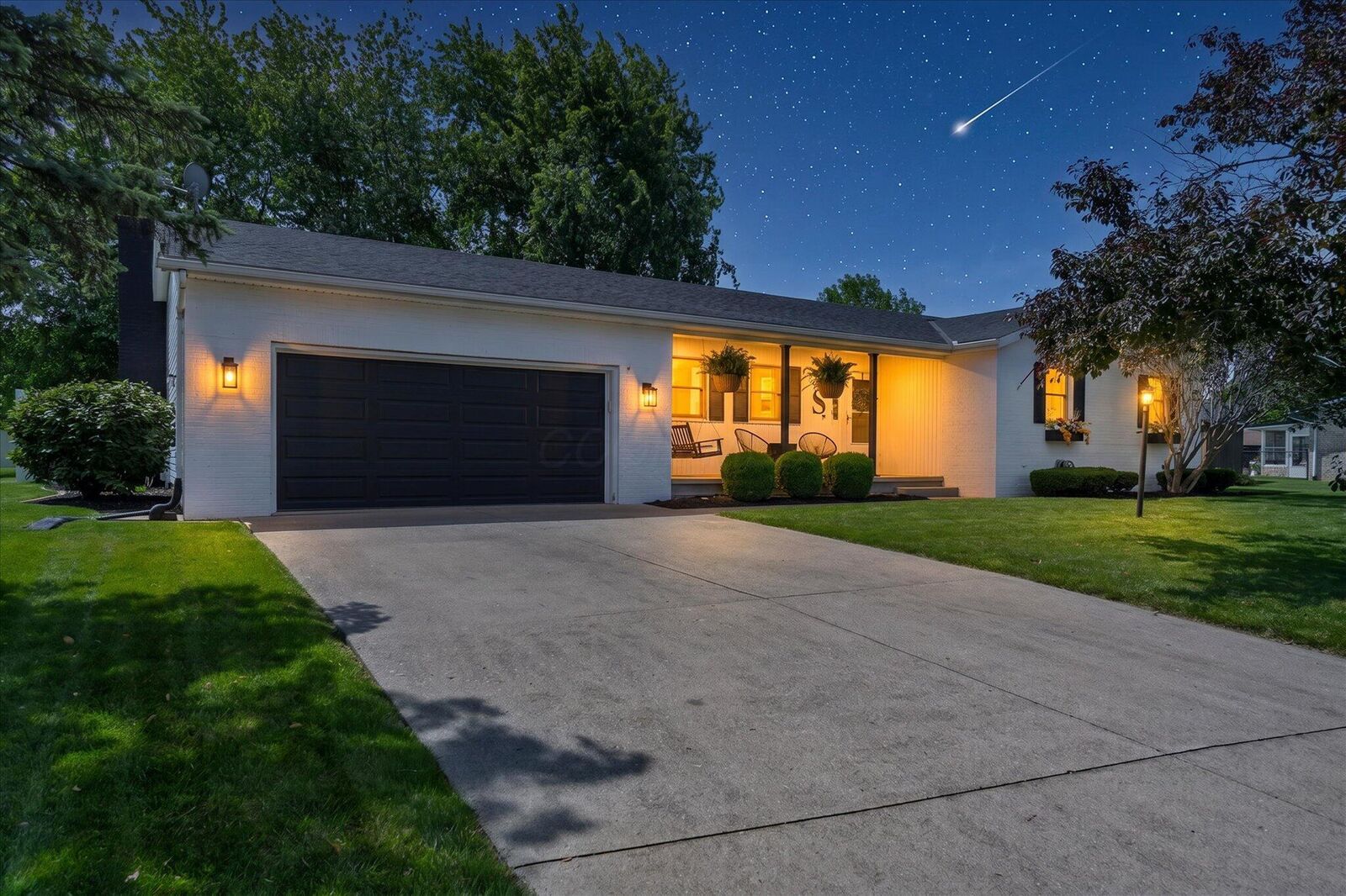 Property Photo:  213 Emerald Lane  OH 43160 