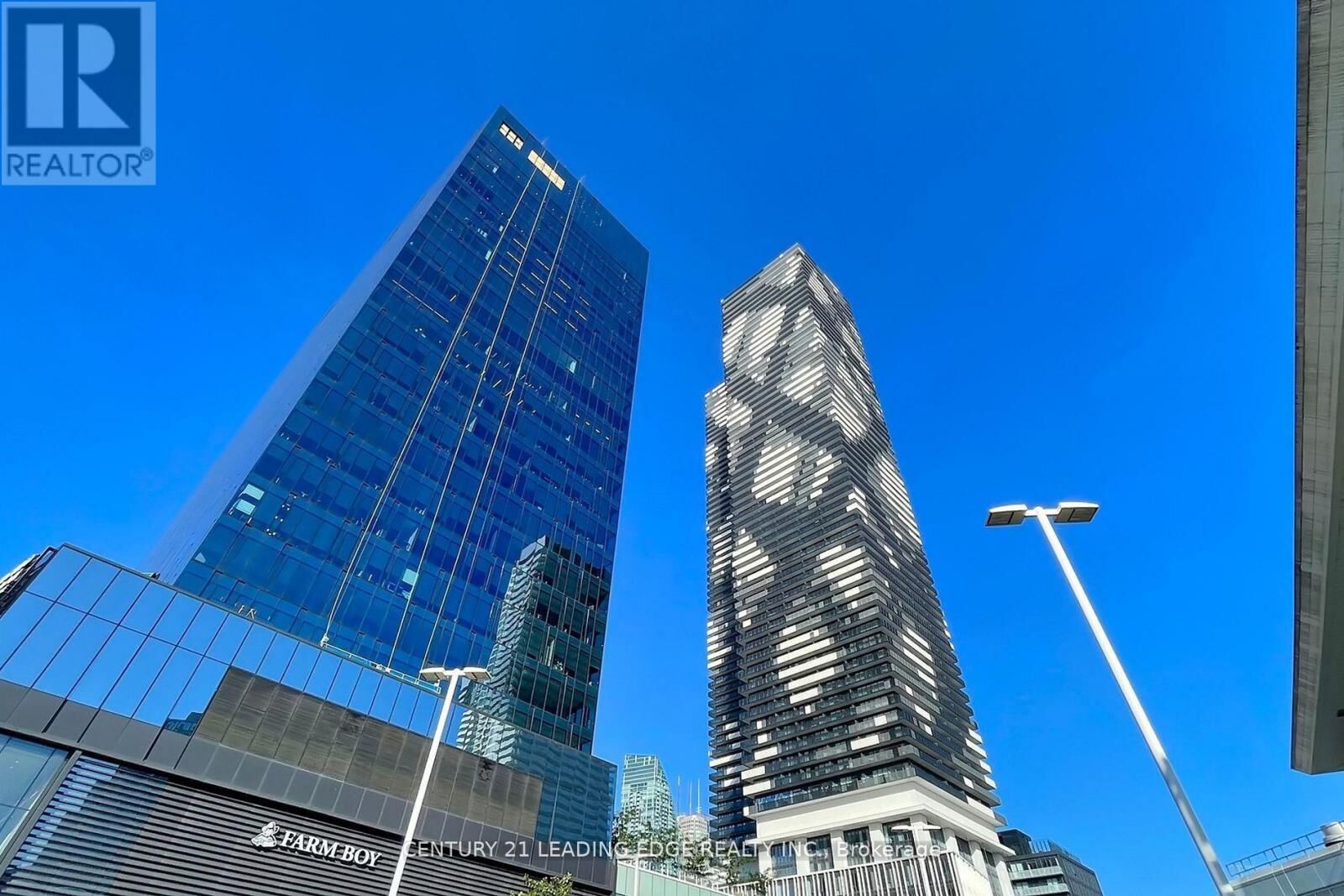 Property Photo:  138 Downes Street 5909  ON M5E 0E4 