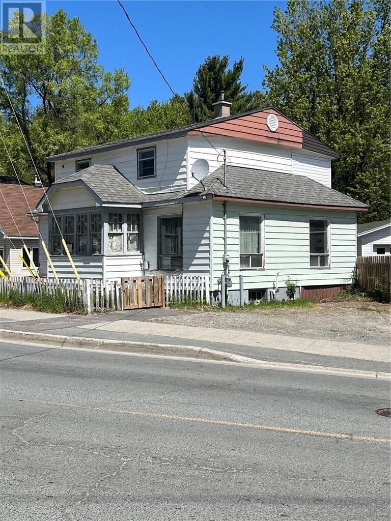 Property Photo:  266 Kathleen Street  ON P3C 2L8 