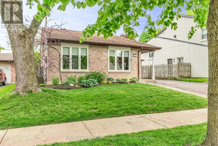 Property Photo:  43 Stoddart Drive  ON L4G 2G2 