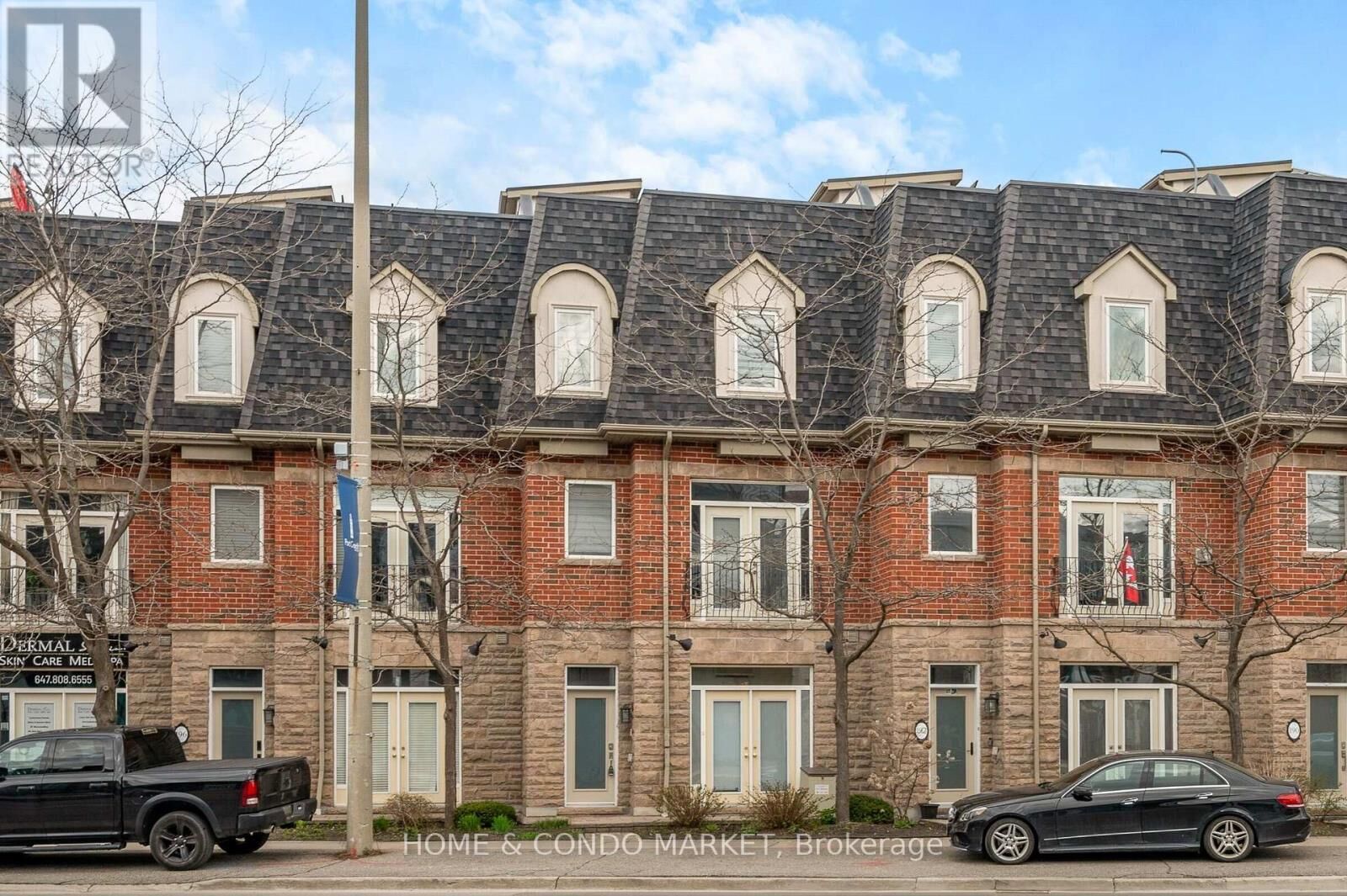 Property Photo: 194 Lakeshore Road West ON L5H 1G6