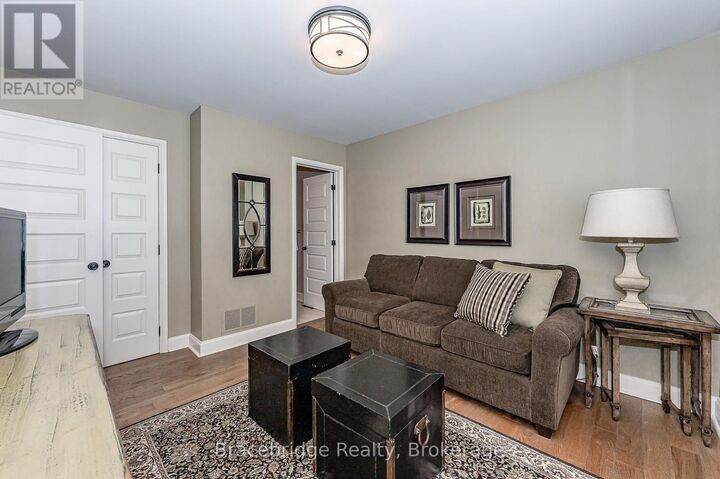 Property Photo: 3876 Muskoka Rd 118 Highway West ON P0B 1J0
