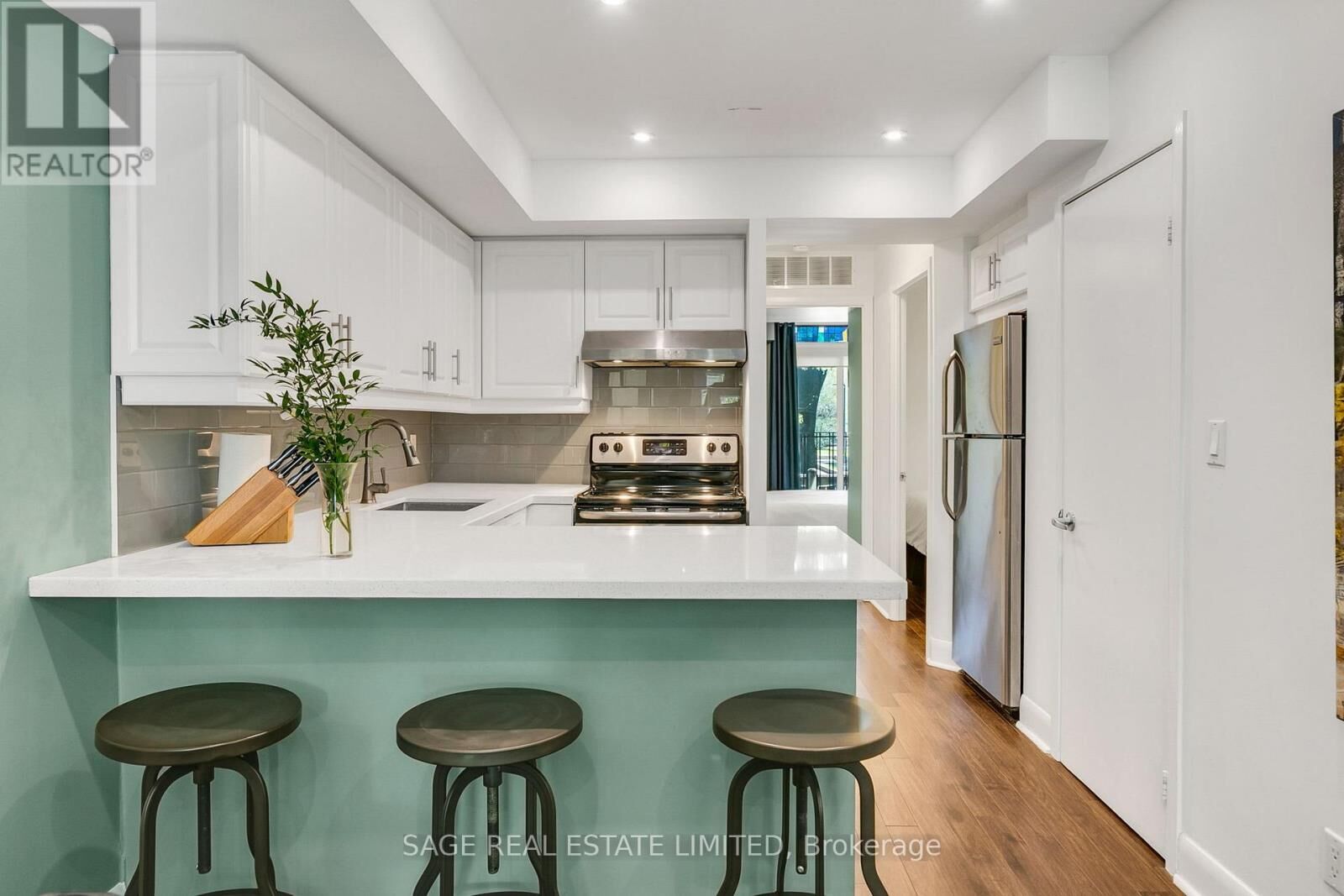 Property Photo: 415 Jarvis Street 227 ON M4Y 2G8