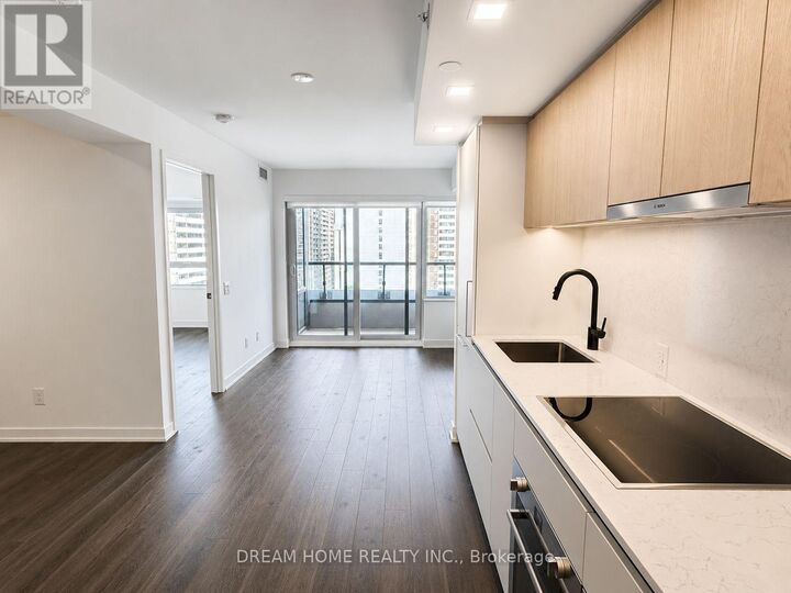 Property Photo: 609 Sherbourne Street 1601 ON M4X 0A4