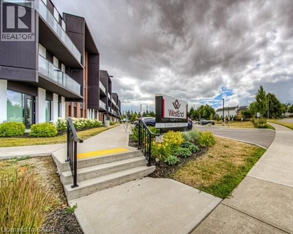 5 Wake Robin Drive 107 — photo 1