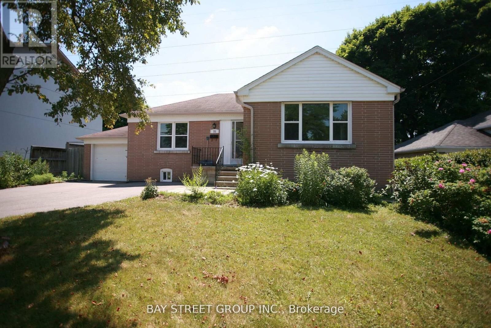 Property Photo: 31 Kenton Drive ON M2R 2H6