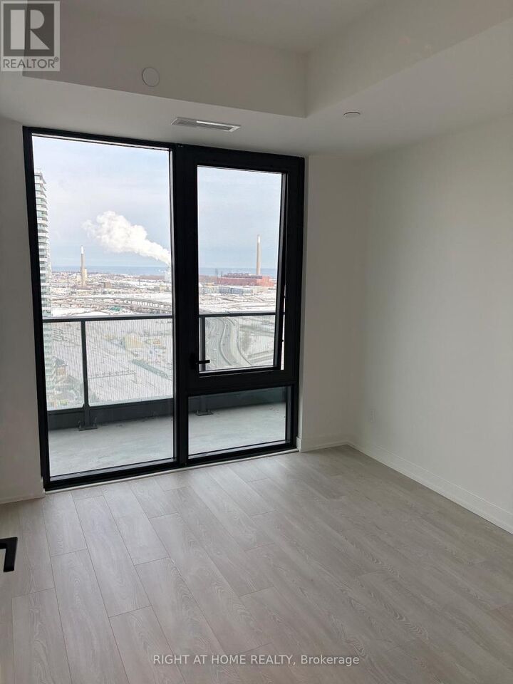 Property Photo: 35 Parliament Street East 2711 ON M5A 0Z5