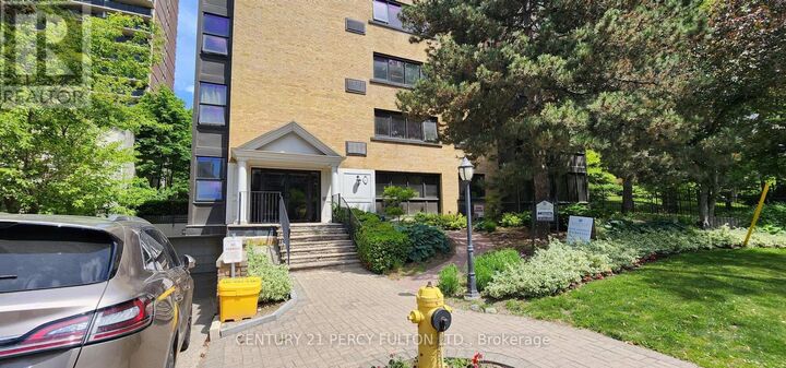 Property Photo:  22 Woodlawn Avenue East 405  ON M4T 1W4 