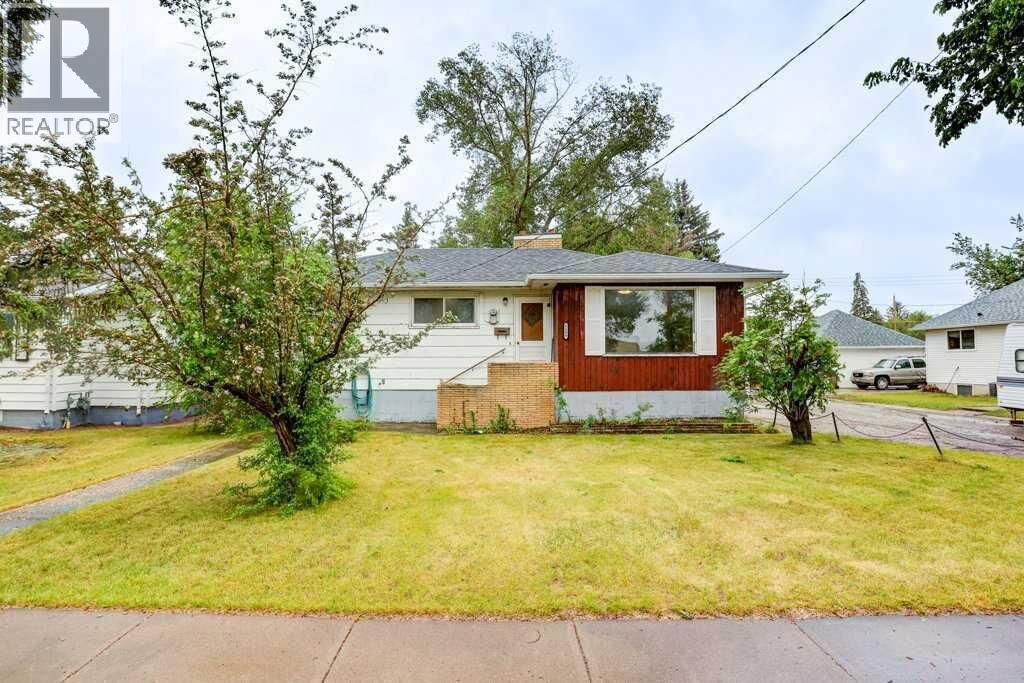 Property Photo:  5104 54 Avenue  AB T1G 1N3 