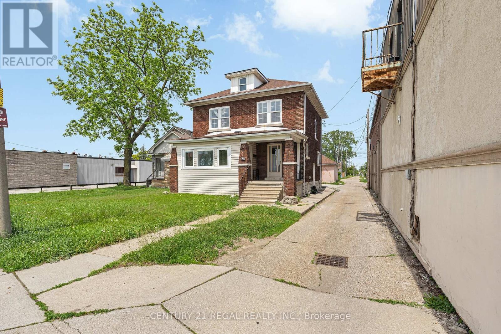 Property Photo:  942 Tecumseh Road East  ON N8X 2S6 