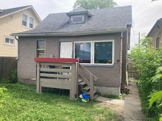 Property Photo:  279 Battery Street  MB R2X 2A6 