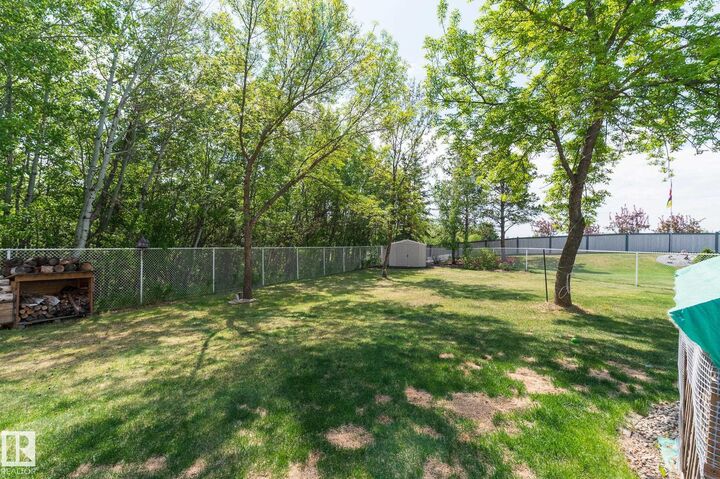 Property Photo:  41 Deer Park Way  AB T7X 3K4 