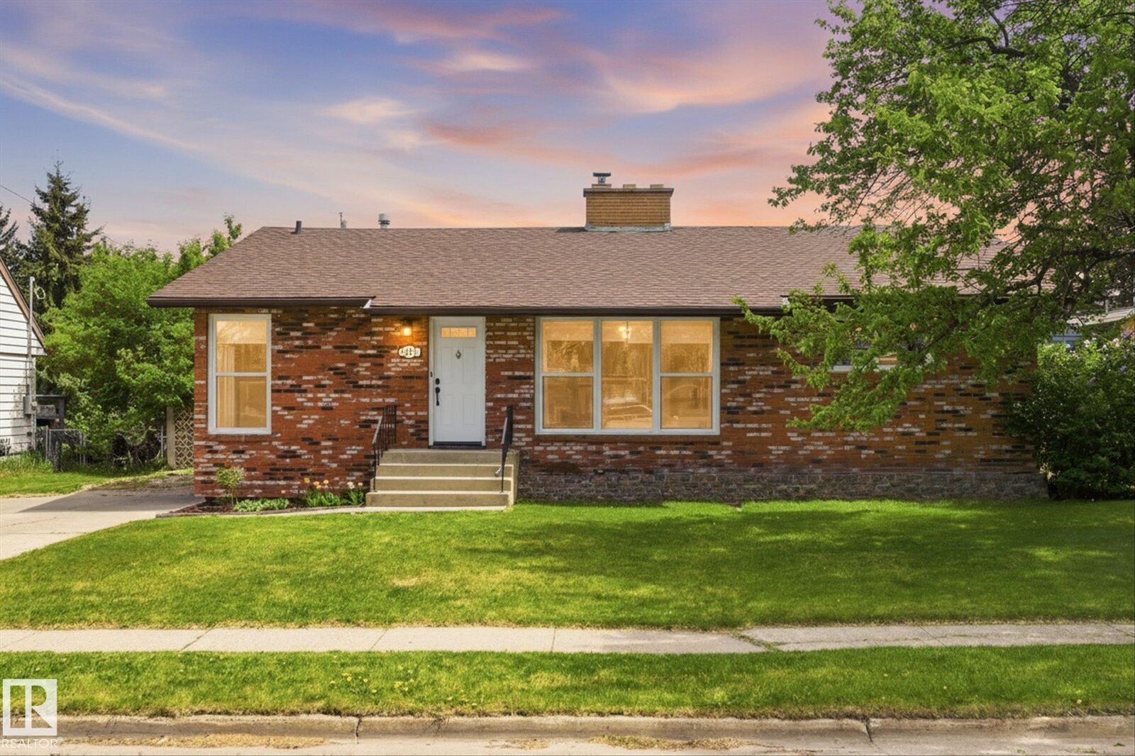 Property Photo: 5411 49 Street AB T7Z 1B5