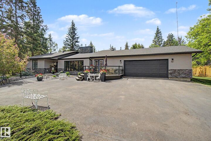Property Photo: 54006 Rge Road 261 32 AB T8T 0C1
