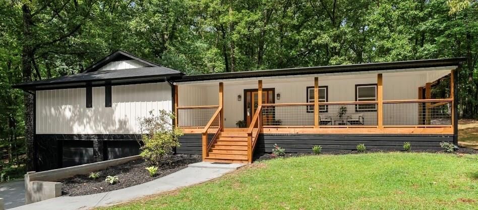 Property Photo: 2513 N Carroll Court GA 30180