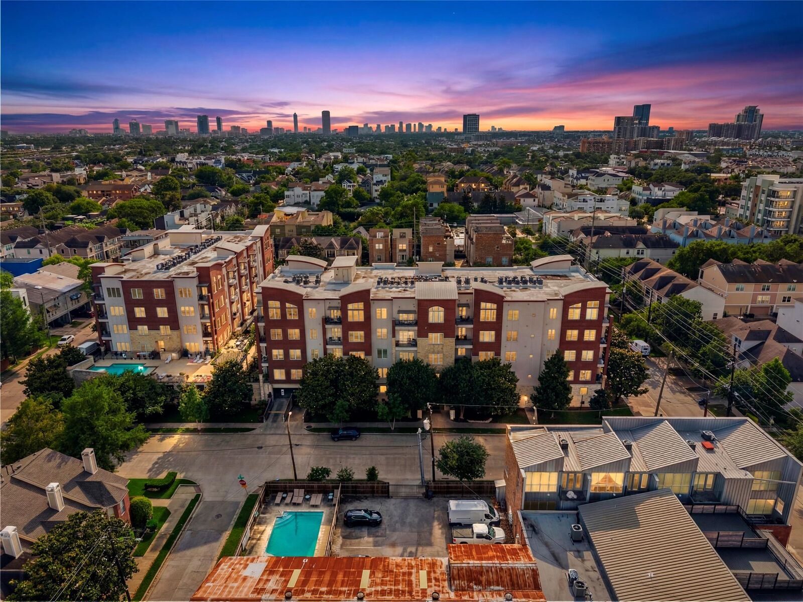 Property Photo: 1900 Genesee Street 203 TX 77006