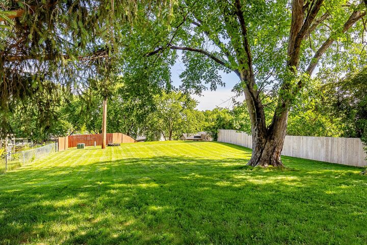 Property Photo: 4807 Wakonda Drive IA 50211