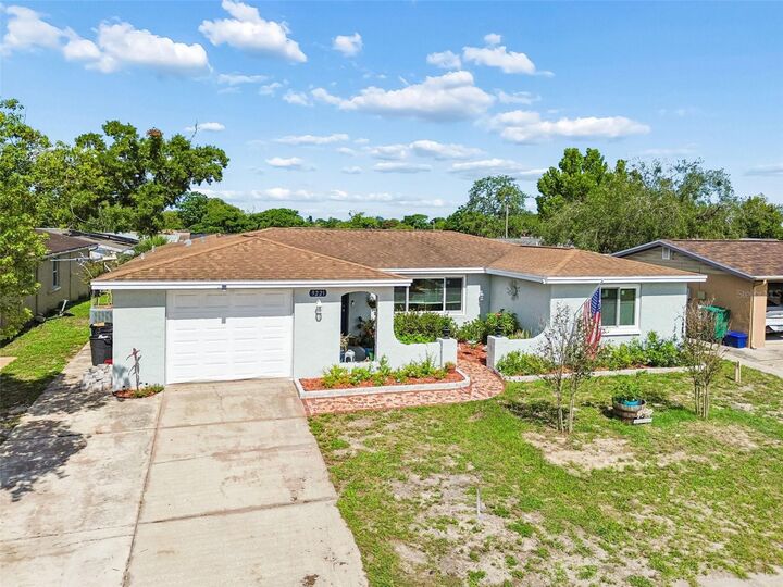 Property Photo:  9221 Rainbow Lane  FL 34668 