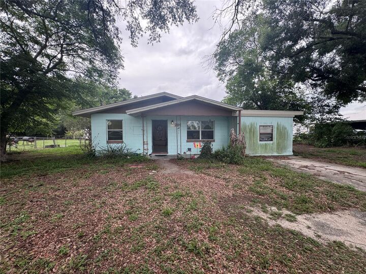 Property Photo:  231 Willow Street  FL 33859 
